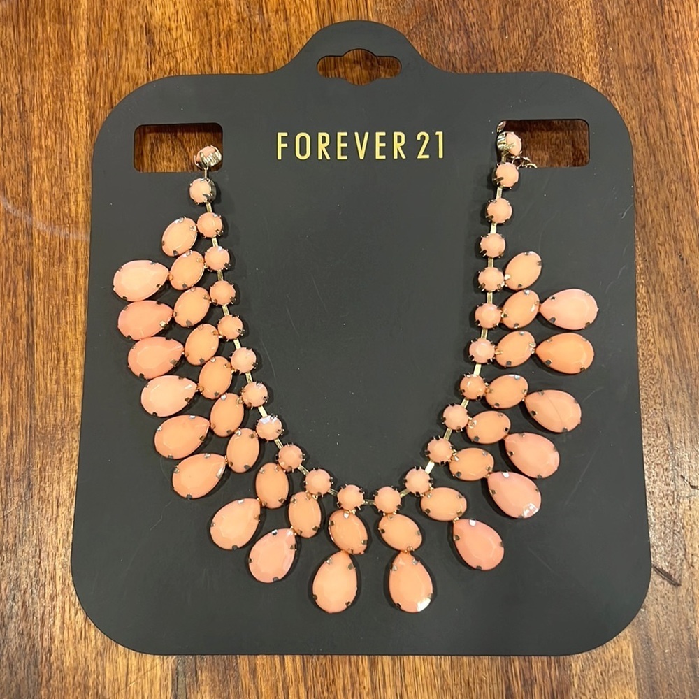 Forever 21 Gold Tone & Peach Necklace